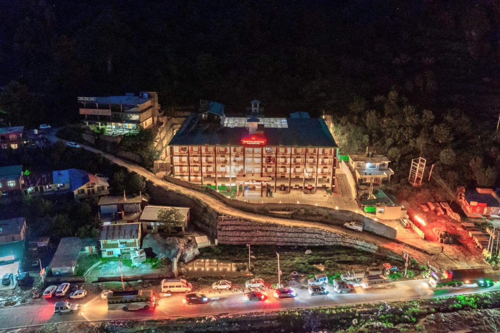 Grand Krisa Resort & Spa, Manali Experience Luxury With All Weather Acs In Every Room - Manali (Himachal Pradesh) — Photos 2